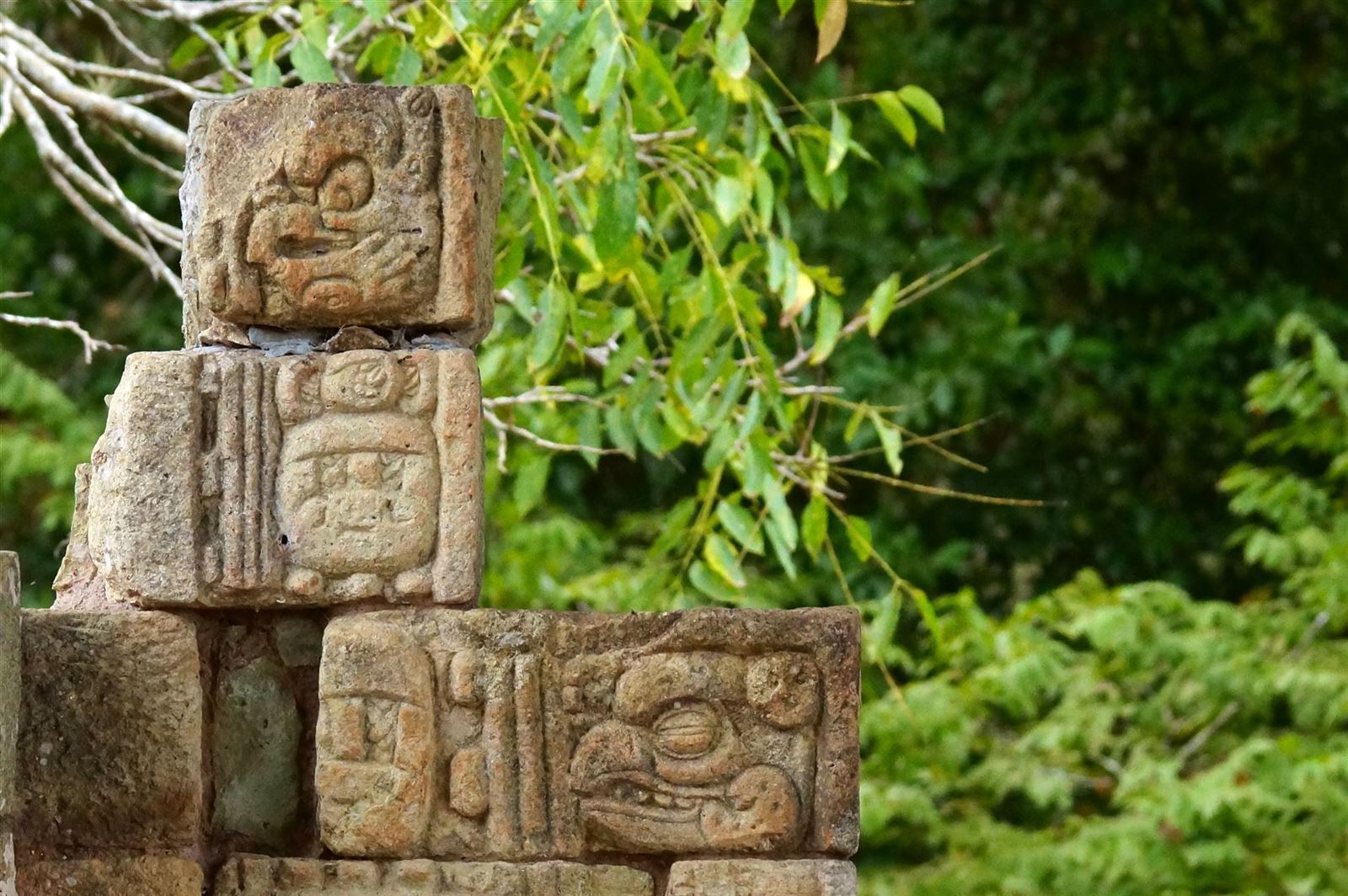 Steinfiguren